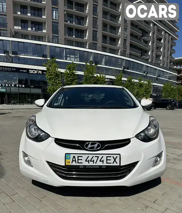 Седан Hyundai Elantra 2012 1.8 л. Ручная / Механика обл. Закарпатская, Ужгород - Фото 1/15