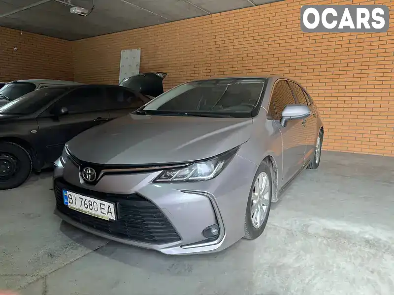 Седан Toyota Corolla 2019 1.6 л. Вариатор обл. Полтавская, Полтава - Фото 1/19