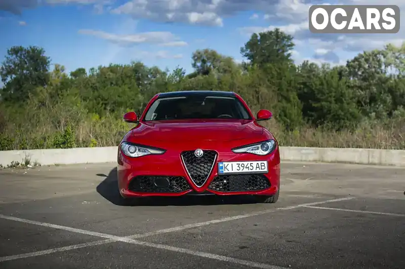 Седан Alfa Romeo Giulia 2018 2 л. Типтронік обл. Київська, Буча - Фото 1/21