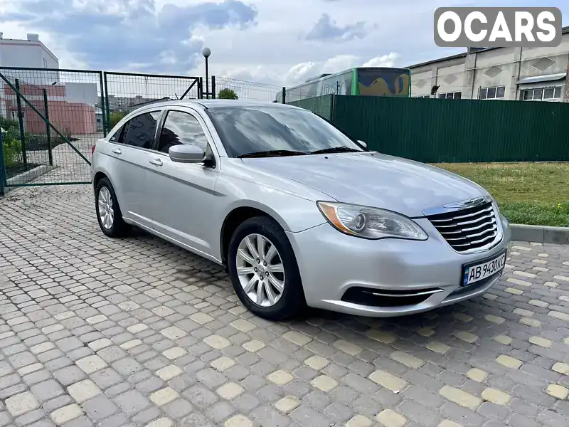 Седан Chrysler 200 2012 2.36 л. обл. Вінницька, Вінниця - Фото 1/21