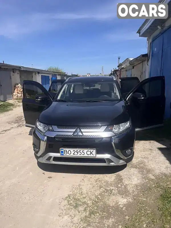 Позашляховик / Кросовер Mitsubishi Outlander 2019 2 л. Варіатор обл. Тернопільська, Чортків - Фото 1/18