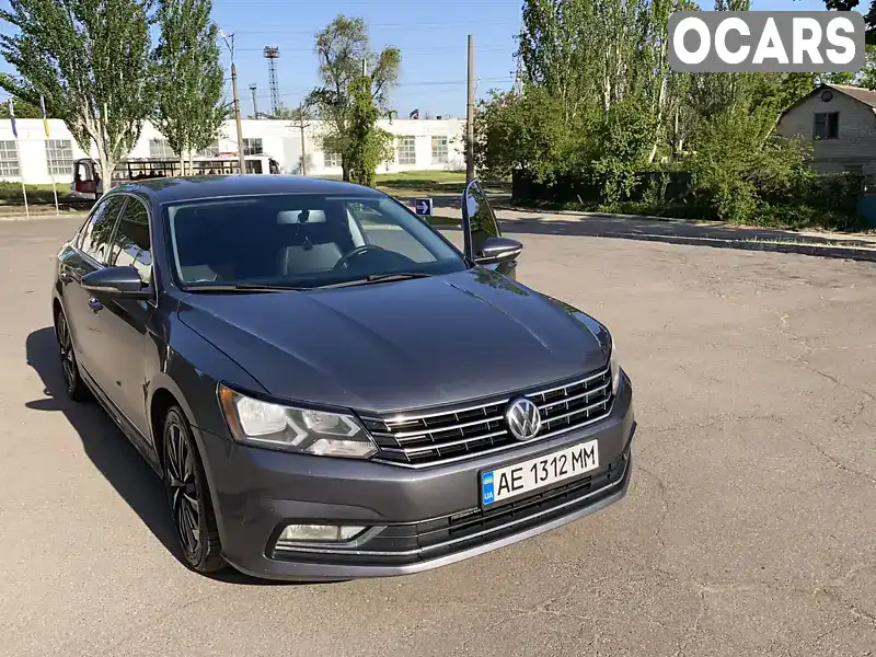 Седан Volkswagen Passat 2015 1.8 л. Автомат обл. Днепропетровская, Кривой Рог - Фото 1/11