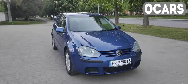 Хэтчбек Volkswagen Golf 2004 1.6 л. Ручная / Механика обл. Ровенская, Ровно - Фото 1/16