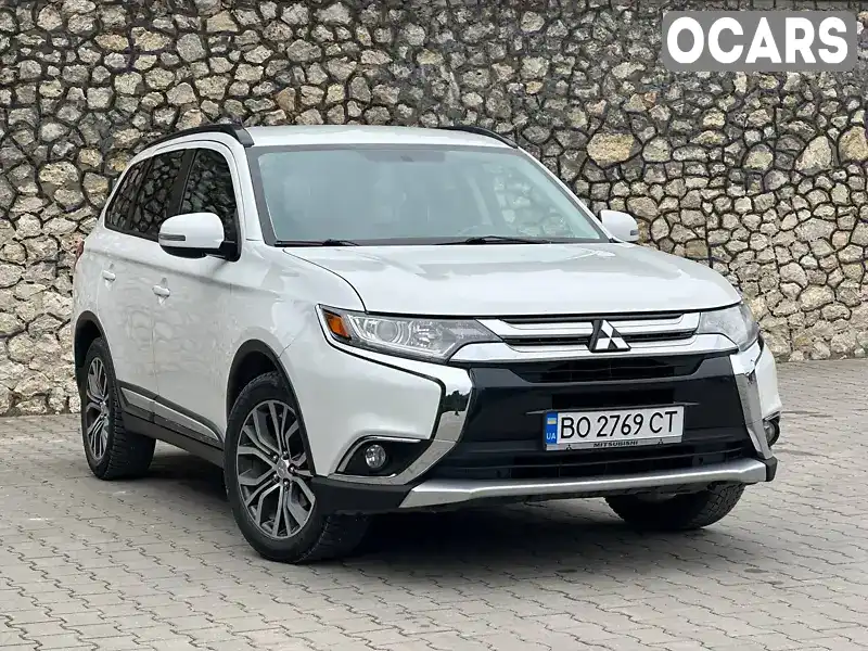 Позашляховик / Кросовер Mitsubishi Outlander 2016 2.36 л. Варіатор обл. Хмельницька, Волочиськ - Фото 1/21