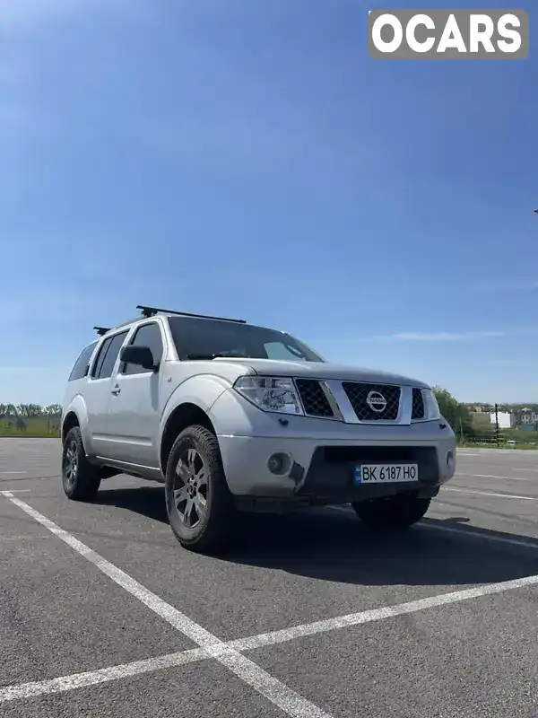 Позашляховик / Кросовер Nissan Pathfinder 2006 2.49 л. Ручна / Механіка обл. Рівненська, Рівне - Фото 1/20