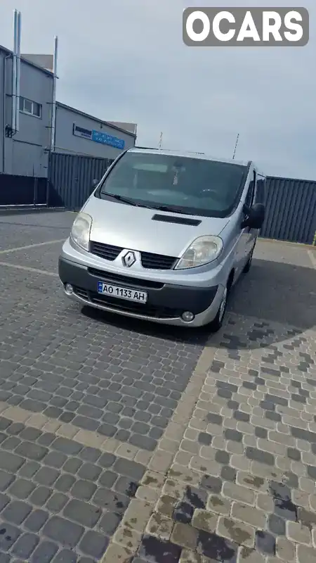 Мінівен Renault Trafic 2013 2 л. Ручна / Механіка обл. Закарпатська, Мукачево - Фото 1/21