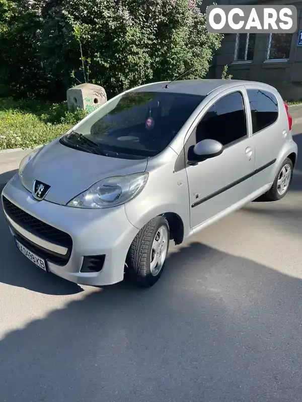 Хетчбек Peugeot 107 2011 1 л. Робот обл. Харківська, Харків - Фото 1/13