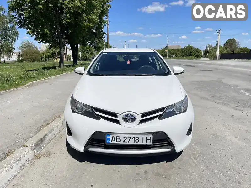 Хетчбек Toyota Auris 2013 1.33 л. Ручна / Механіка обл. Хмельницька, Полонне - Фото 1/21