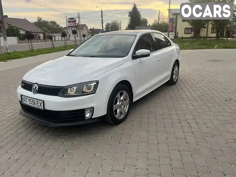 Седан Volkswagen Jetta 2015 2 л. Ручная / Механика обл. Ивано-Франковская, Коломыя - Фото 1/21