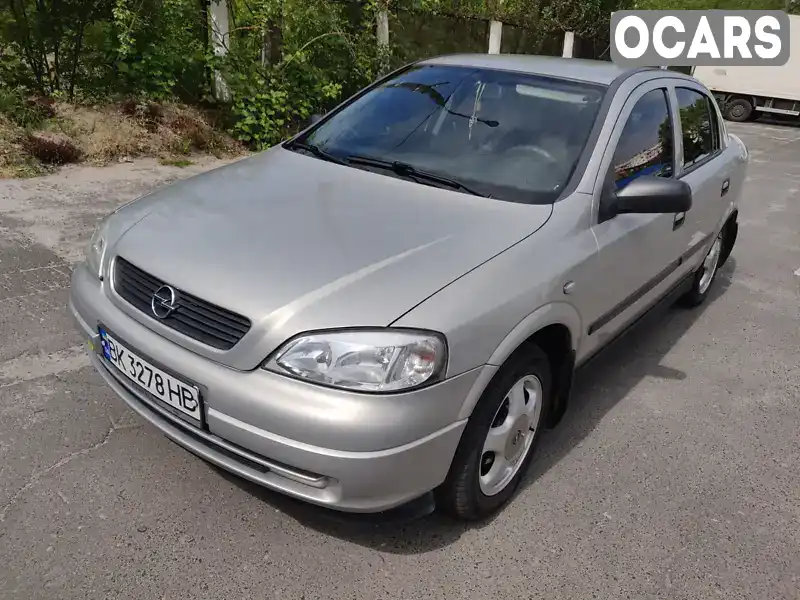 Седан Opel Astra 2008 1.6 л. Ручна / Механіка обл. Рівненська, Вараш (Кузнецовськ) - Фото 1/21