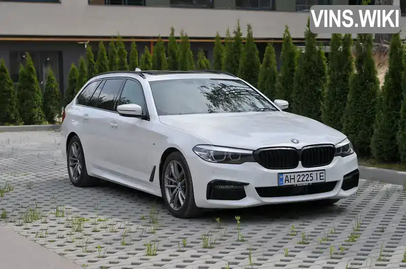 WBAJN51070B264254 BMW 5 Series 2018 Универсал 2.99 л. Фото 2