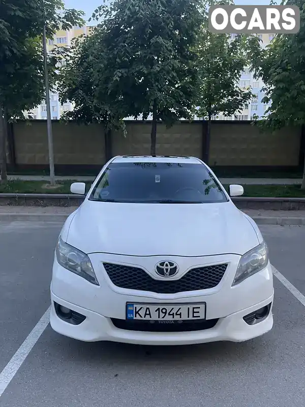 Седан Toyota Camry 2010 2.5 л. Автомат обл. Київська, Софіївська Борщагівка - Фото 1/17