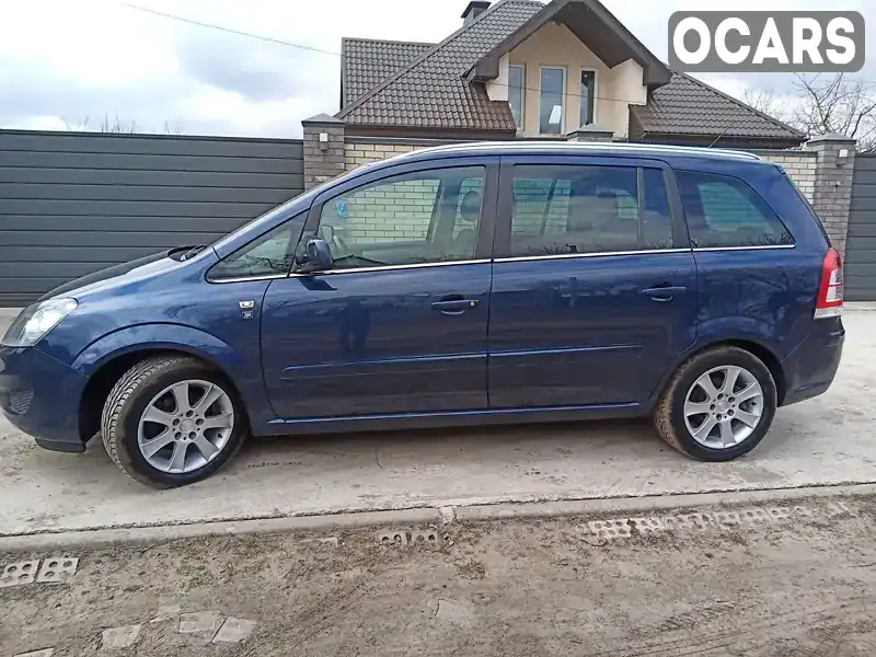 Мінівен Opel Zafira 2010 1.6 л. Ручна / Механіка обл. Сумська, Лебедин - Фото 1/21