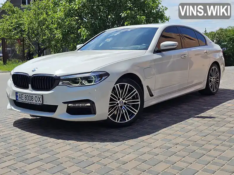 WBAJA9C58JB251266 BMW 5 Series 2018 Седан 2 л. Фото 1