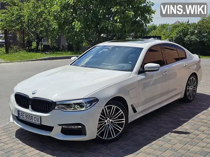 WBAJA9C58JB251266 BMW 5 Series 2018 Седан 2 л. Фото 3