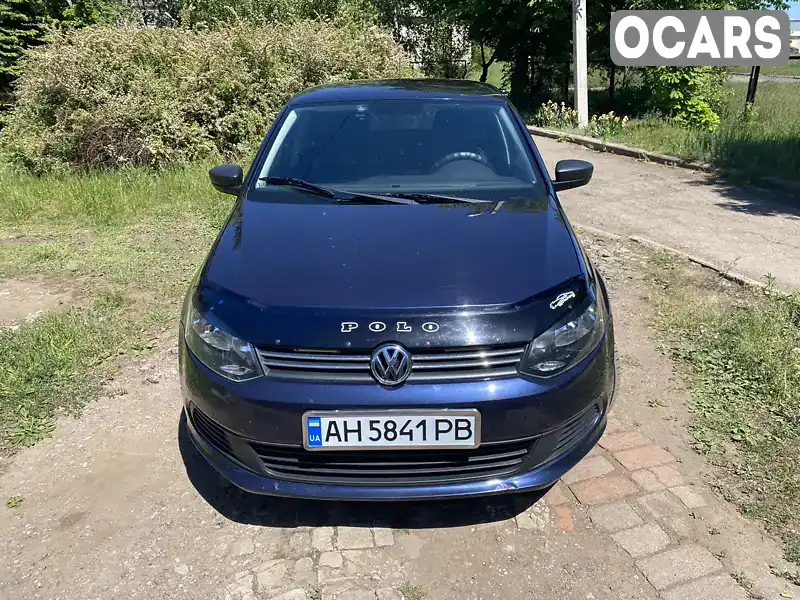 Седан Volkswagen Polo 2013 1.57 л. Ручна / Механіка обл. Донецька, Краматорськ - Фото 1/10