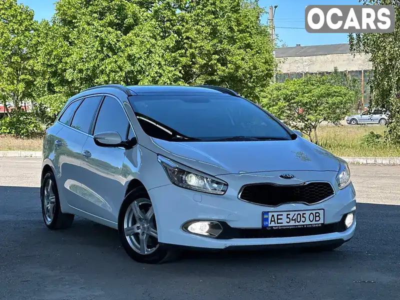 U5YHN816BEL060728 Kia Ceed 2013 Універсал 1.6 л. Фото 2