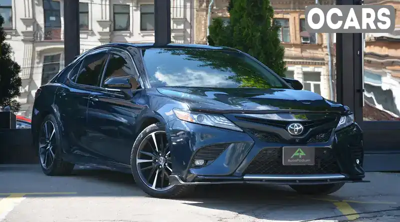 Седан Toyota Camry 2019 2.49 л. Автомат обл. Киевская, Киев - Фото 1/21