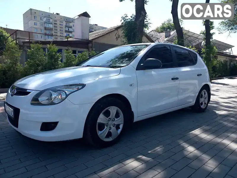 Хетчбек Hyundai i30 2009 1.4 л. Ручна / Механіка обл. Закарпатська, Ужгород - Фото 1/18