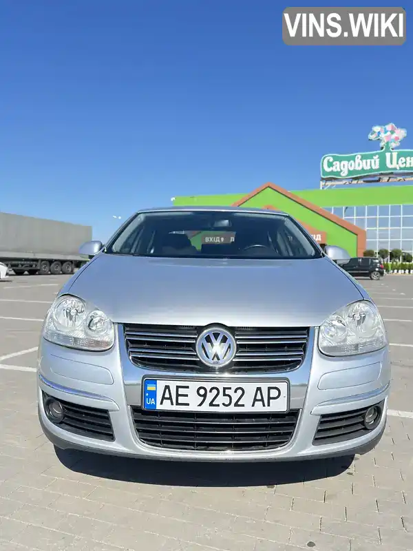 Седан Volkswagen Jetta 2006 1.6 л. Ручна / Механіка обл. Одеська, Одеса - Фото 1/16