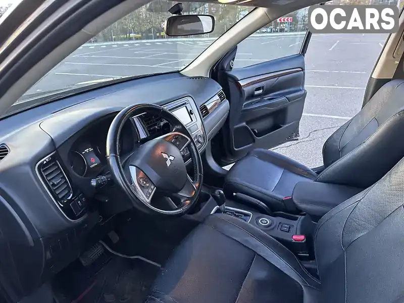 JA4AZ3A3XFZ004477 Mitsubishi Outlander 2014 Внедорожник / Кроссовер 2.36 л. Фото 4