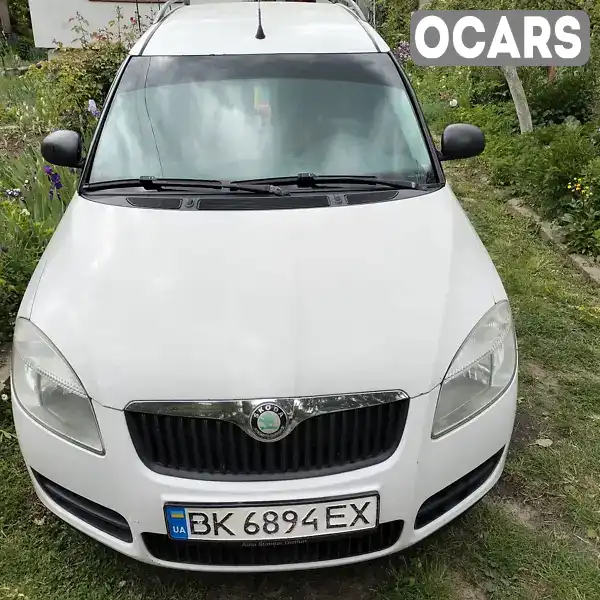 Микровэн Skoda Roomster 2010 1.2 л. Ручная / Механика обл. Ровенская, Ровно - Фото 1/9