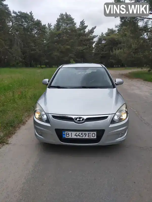 Хэтчбек Hyundai i30 2010 1.6 л. Ручная / Механика обл. Полтавская, Кременчуг - Фото 1/10