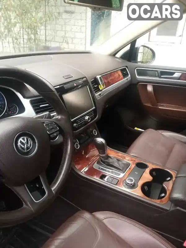 Внедорожник / Кроссовер Volkswagen Touareg 2011 2.97 л. Автомат обл. Киевская, Бровары - Фото 1/9