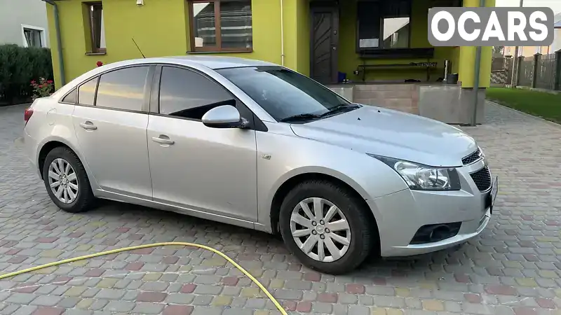 Седан Chevrolet Cruze 2010 1.6 л. Ручна / Механіка обл. Львівська, Буськ - Фото 1/21