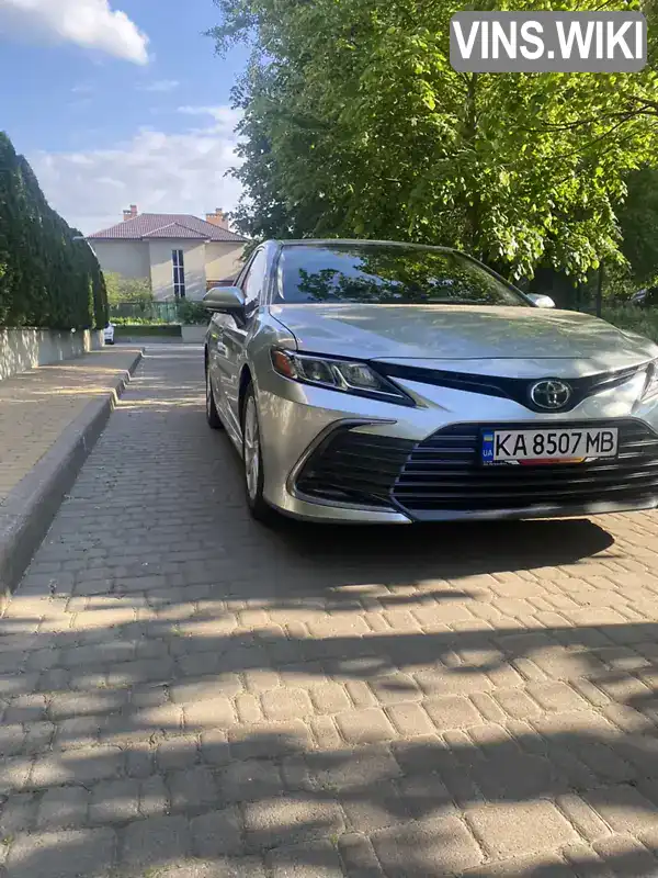 Седан Toyota Camry 2022 2.49 л. Автомат обл. Киевская, Киев - Фото 1/21