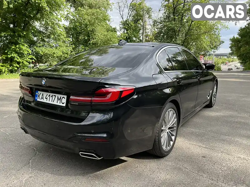 WBAJA7C52KWC77640 BMW 5 Series 2018 Седан 2 л. Фото 3