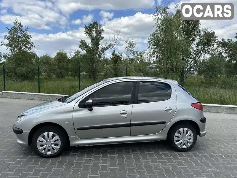 VF32AKFWR43630673 Peugeot 206 2004 Хетчбек 1.36 л. Фото 2