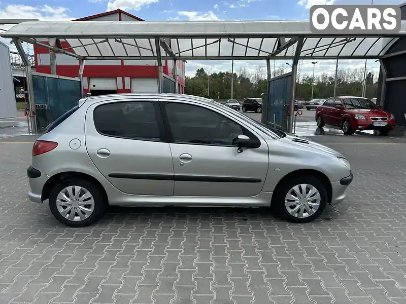 VF32AKFWR43630673 Peugeot 206 2004 Хэтчбек 1.36 л. Фото 6