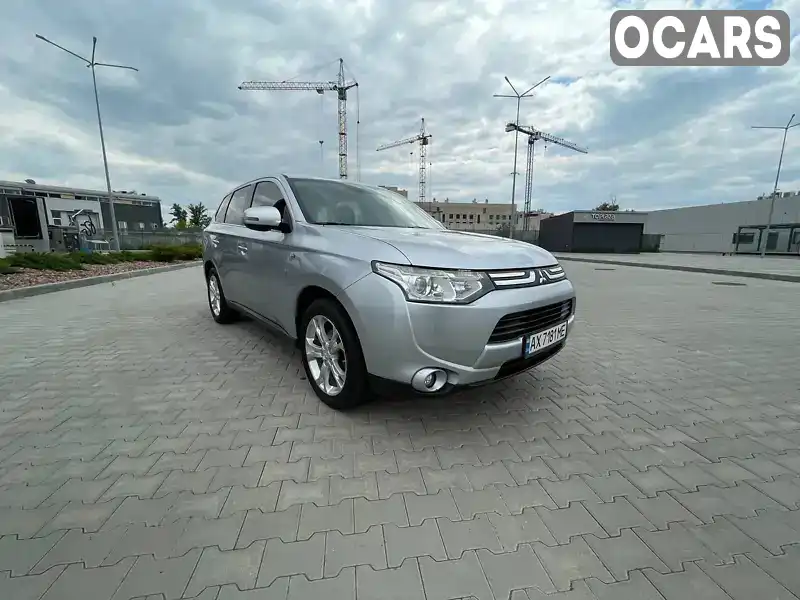 JA4JZ4AX2EZ007400 Mitsubishi Outlander 2013 Позашляховик / Кросовер 3 л. Фото 1