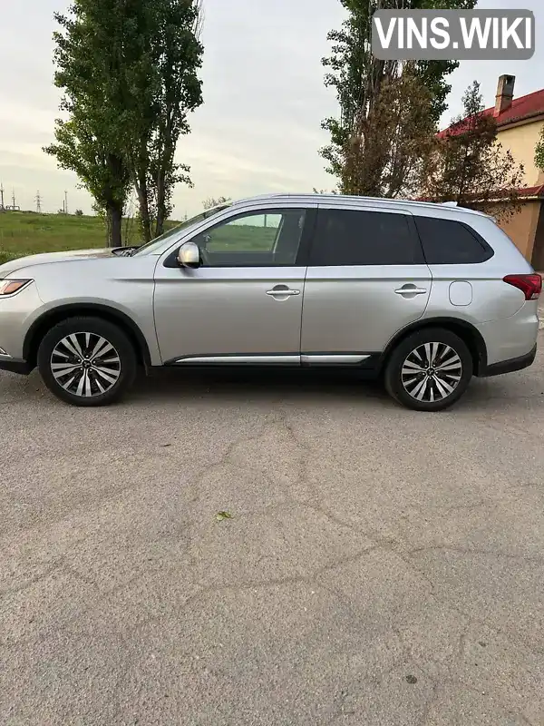 Внедорожник / Кроссовер Mitsubishi Outlander 2018 2.36 л. Автомат обл. Николаевская, Николаев - Фото 1/15