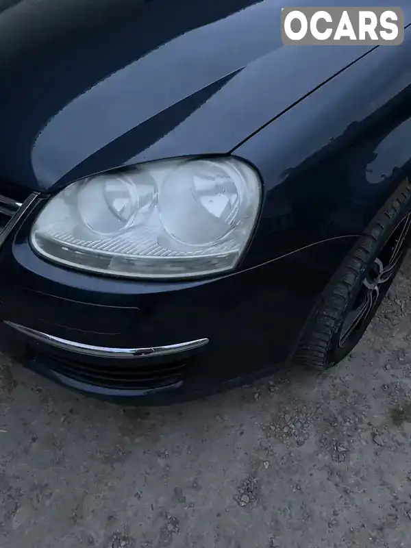 Седан Volkswagen Jetta 2006 2 л. Ручна / Механіка обл. Івано-Франківська, Рожнятів - Фото 1/21