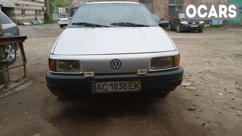 WVWZZZ31ZJE010557 Volkswagen Passat 1988 Седан 1.78 л. Фото 1