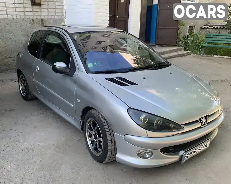 Хэтчбек Peugeot 206 2005 1.4 л. Ручная / Механика обл. Черкасская, Жашков - Фото 1/12