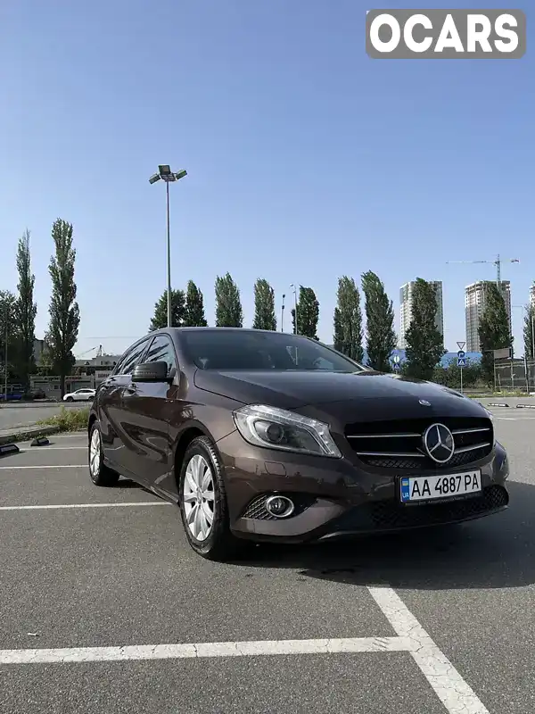 Хетчбек Mercedes-Benz A-Class 2015 1.46 л. Робот обл. Київська, Київ - Фото 1/21