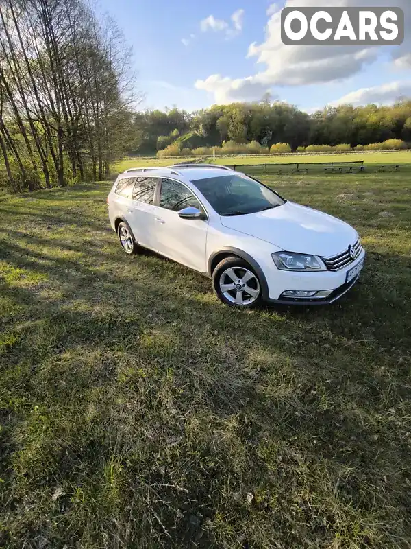 Універсал Volkswagen Passat 2012 2 л. Автомат обл. Житомирська, Овруч - Фото 1/21