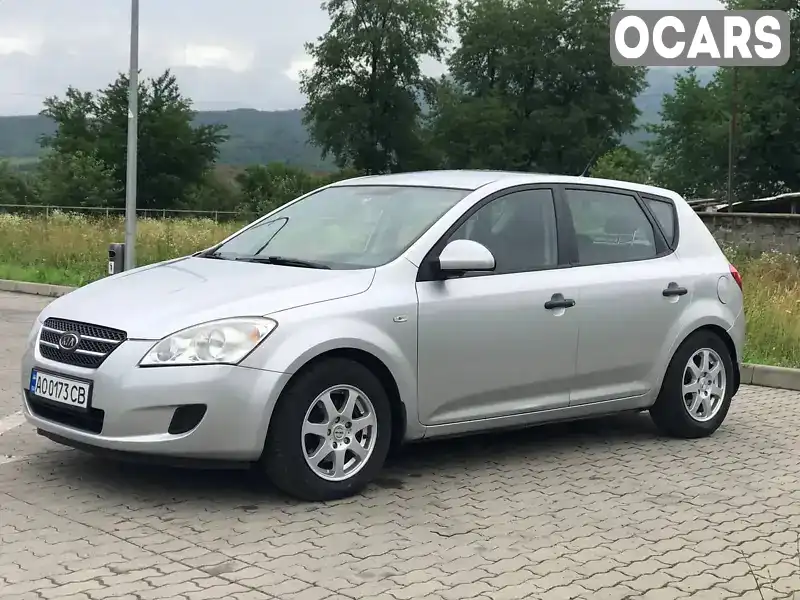 U5YFF24429L130940 Kia Ceed 2008 Хэтчбек  Фото 5