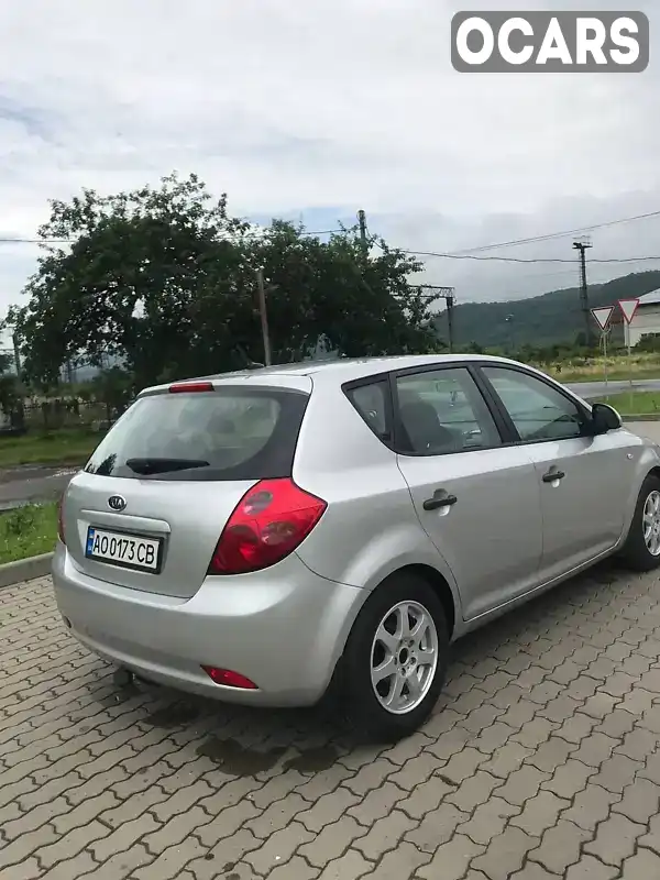 U5YFF24429L130940 Kia Ceed 2008 Хэтчбек  Фото 8