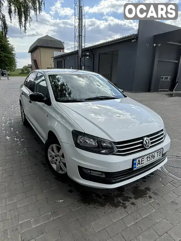 Седан Volkswagen Polo 2016 1.6 л. Ручная / Механика обл. Полтавская, Миргород - Фото 1/15