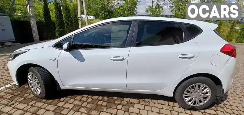 U5YHM515AEL098800 Kia Ceed 2013 Хетчбек 1.4 л. Фото 2