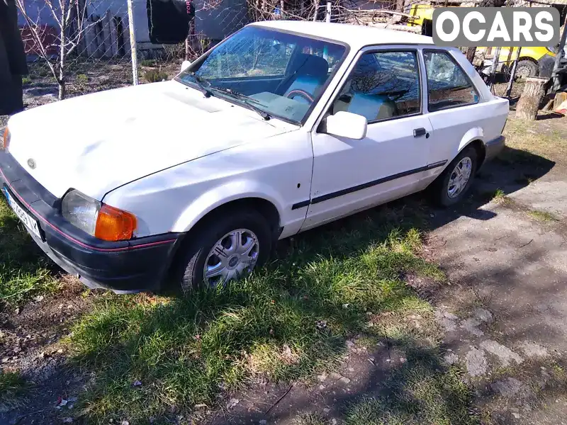 Хэтчбек Ford Escort 1989 1.3 л. Ручная / Механика обл. Винницкая, Могилев-Подольский - Фото 1/6