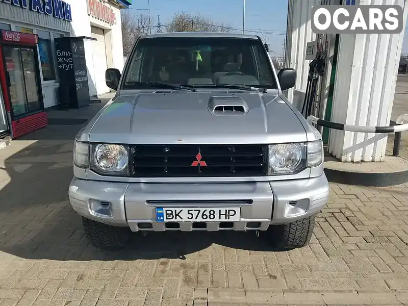 Внедорожник / Кроссовер Mitsubishi Pajero 2004 2.5 л. Ручная / Механика обл. Ровенская, Ровно - Фото 1/15