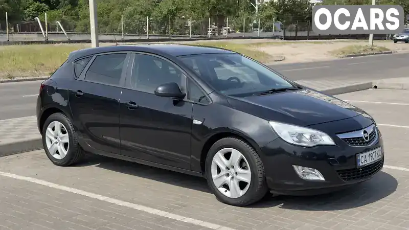 W0LPD6EF2C1000470 Opel Astra 2011 Хетчбек 1.7 л. Фото 2