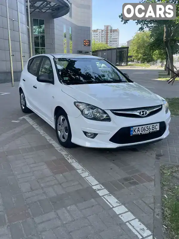 Хэтчбек Hyundai i30 2011 1.4 л. Ручная / Механика обл. Киевская, Киев - Фото 1/14