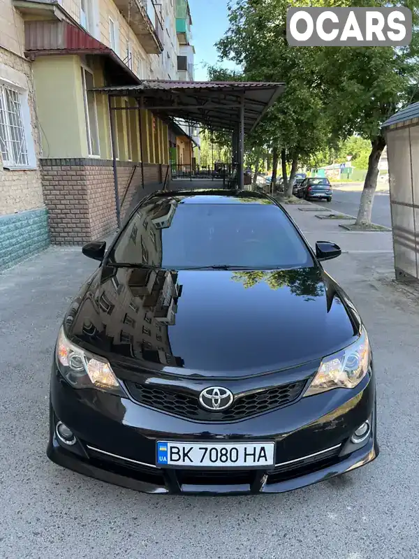 4T1BF1FK0EU464150 Toyota Camry 2014 Седан 2.49 л. Фото 2