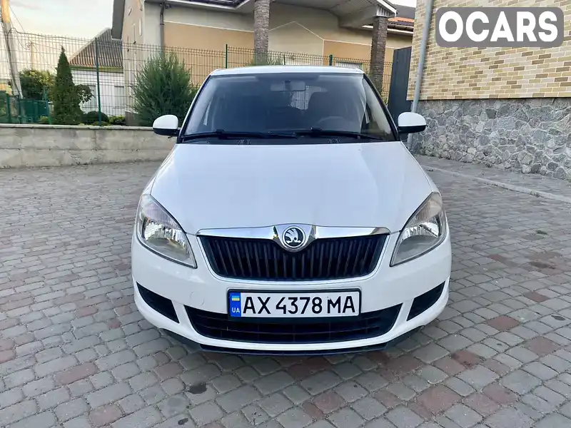 TMBEH45J2FB500231 Skoda Fabia 2014 Хетчбек 1.2 л. Фото 2